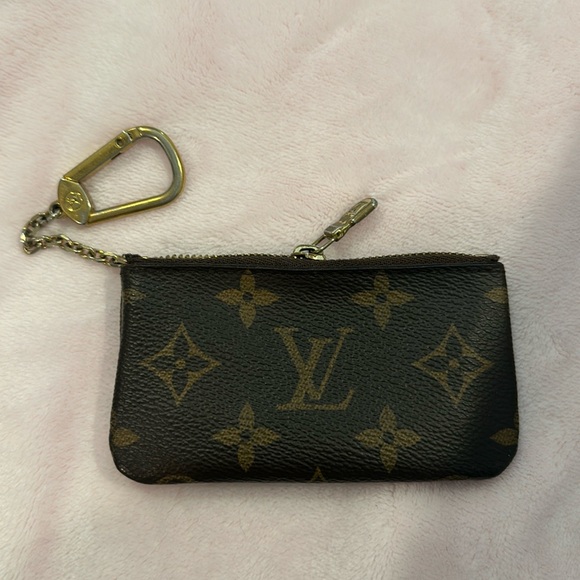 Louis Vuitton key chain - Picture 1 of 2